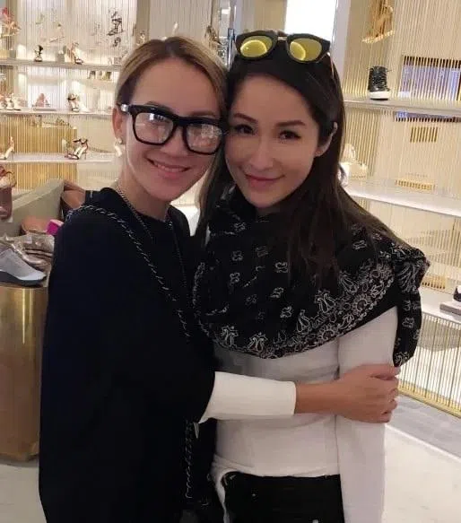 萧亚轩（右）和李玟是好友。（互联网）