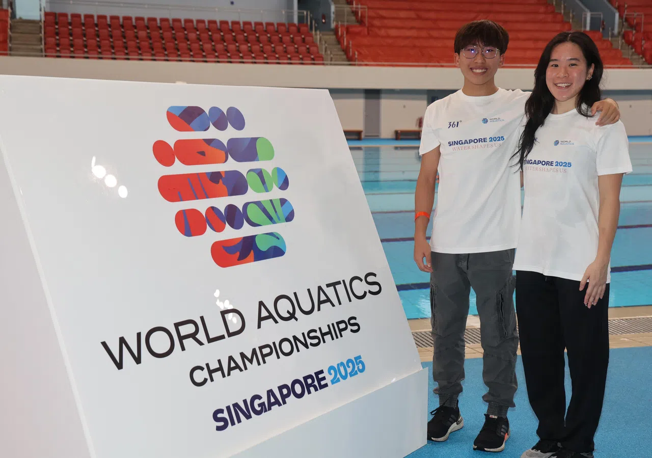 李承恩（左）与杨芝敏（右）都对新加坡将举办世锦赛表示兴奋。（邬福梁摄）