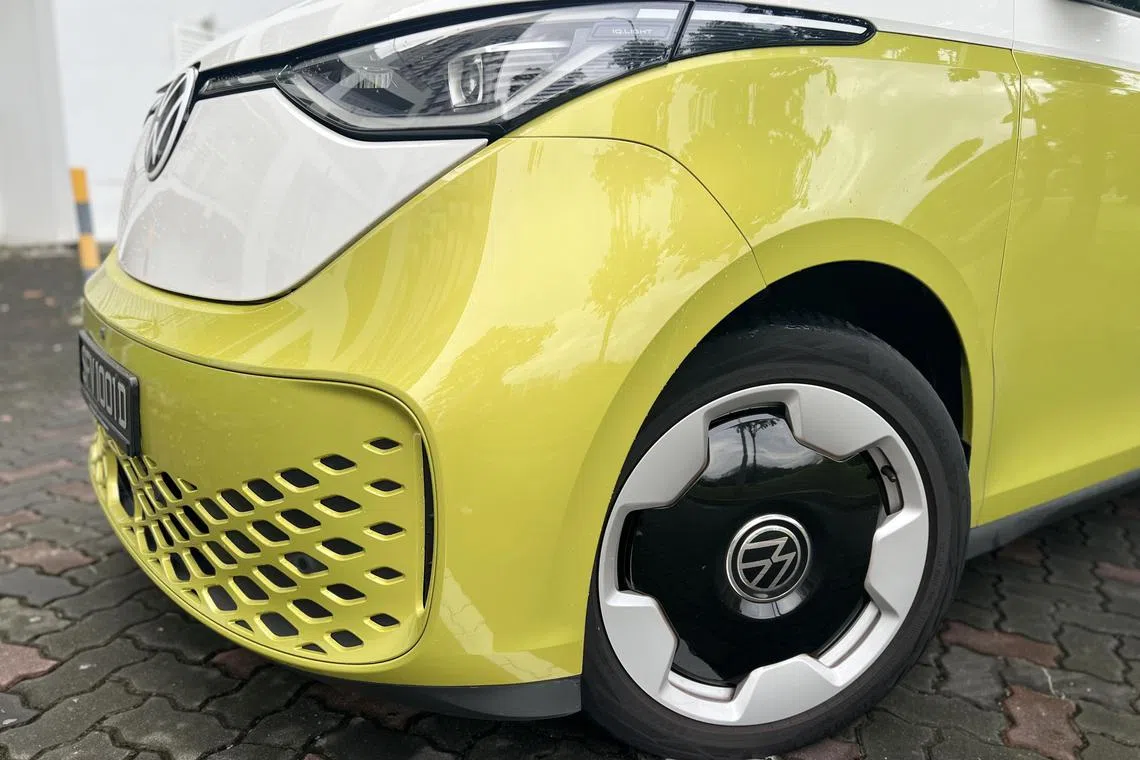 ID. Buzz的转向系统采用电子助力设定，反馈顺畅自然，慢速泊车或在小巷掉头都易于掌握。（吴庆康摄）