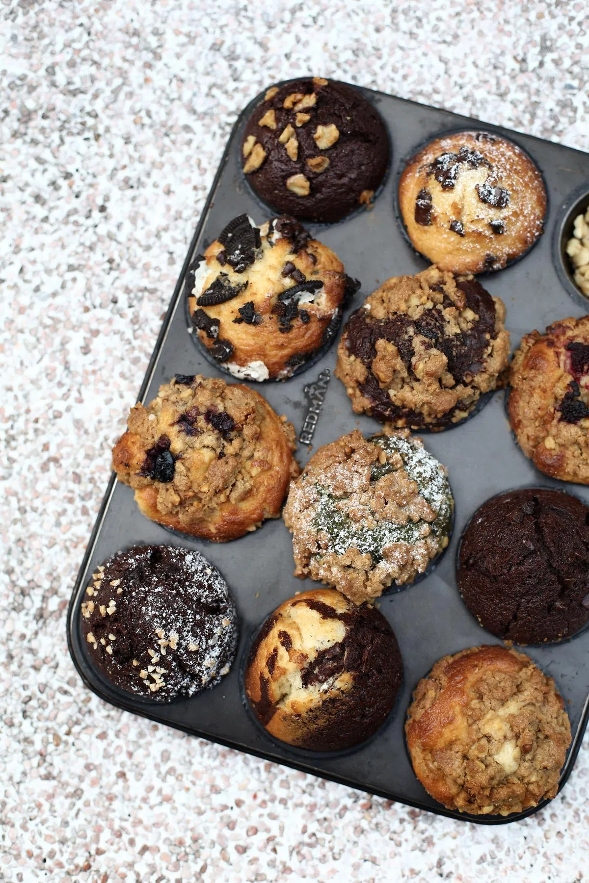  AJ Delight售卖的松饼用料新鲜高级，20种口味每天换着上架，吸引不少回头客。