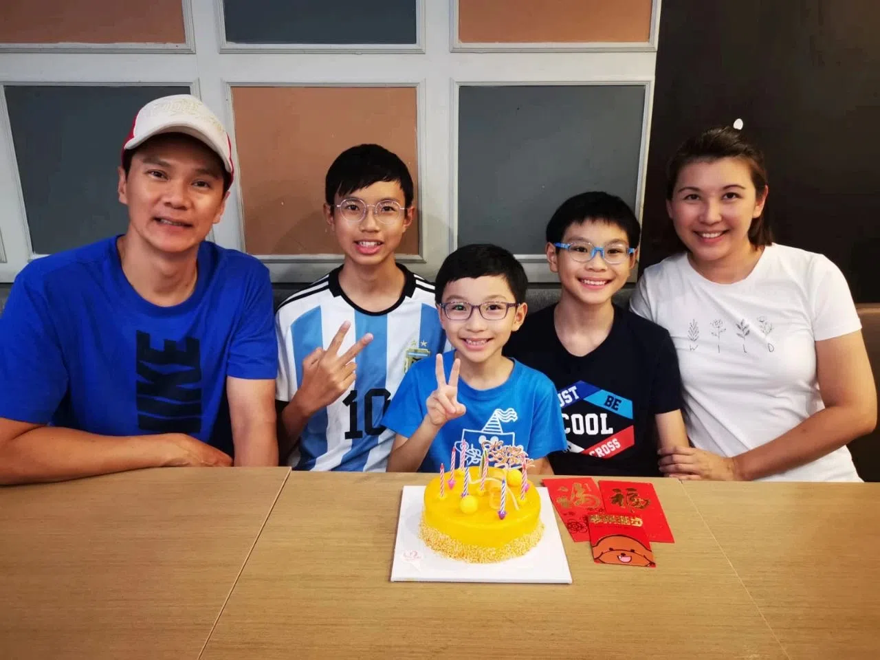 黄炯耀和太太都不会给孩子们太多学业方面的压力。（黄炯耀提供）