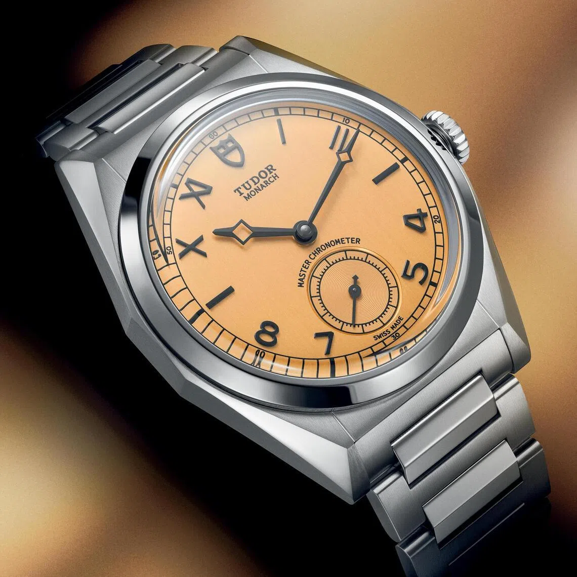 帝舵“皇者”腕表，表盘设计极具辨识度，10至2点为罗马数字，4至8点为阿拉伯数字。（帝舵提供）