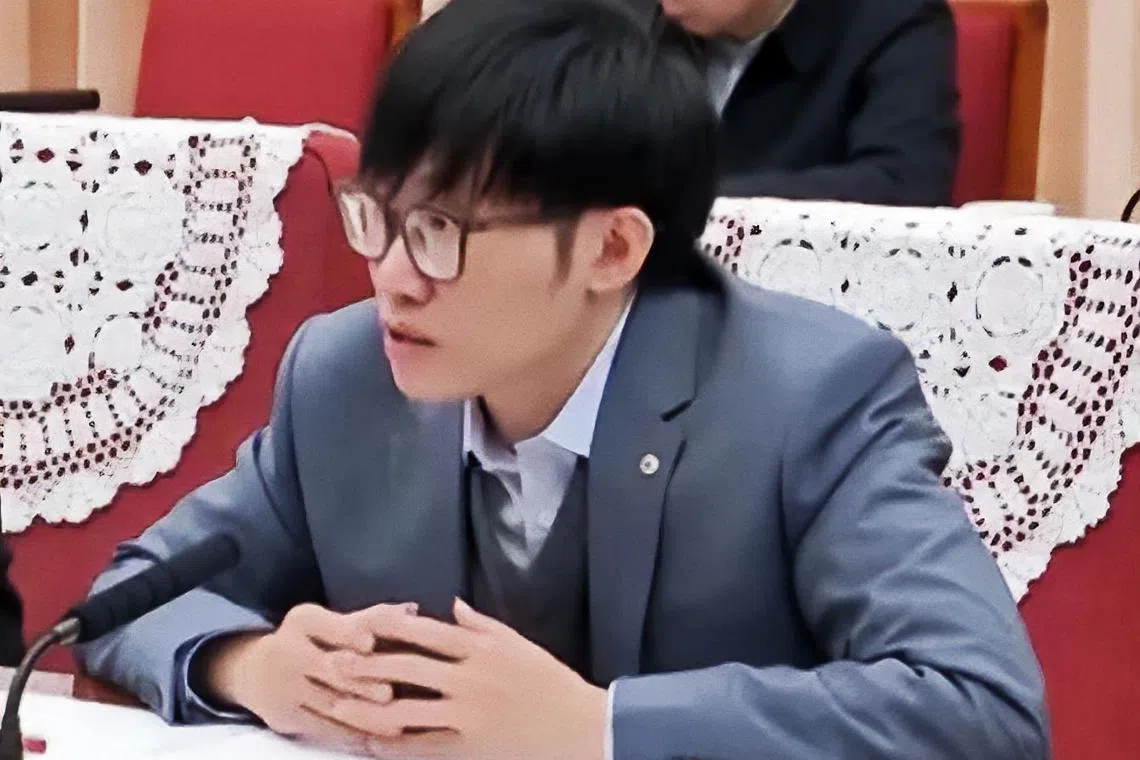 DeepSeek创始人梁文锋是一名来自广东省湛江的85后，被誉为“科技奇才”。（互联网）