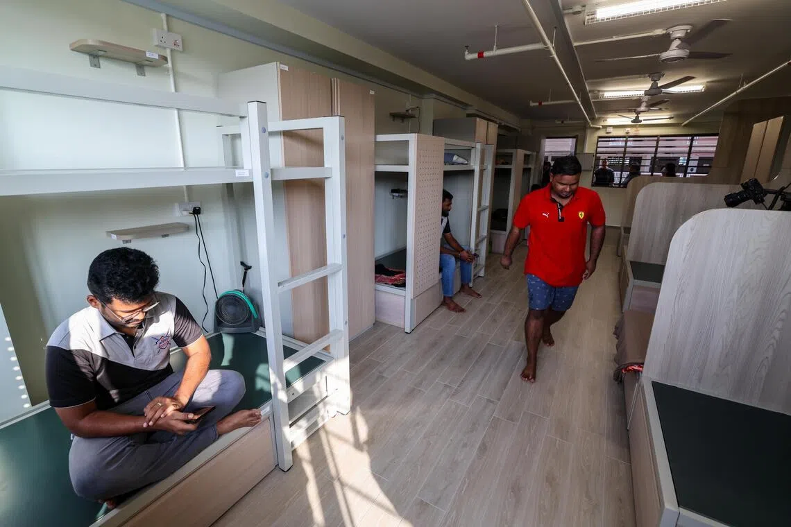 乐巢都康客工专用宿舍按照人力部新标准兴建，每间房有六个单人床和三个双层床，并附带厕所。相比现有多数宿舍房间，新宿舍空间更宽敞。（陈斌勤摄）