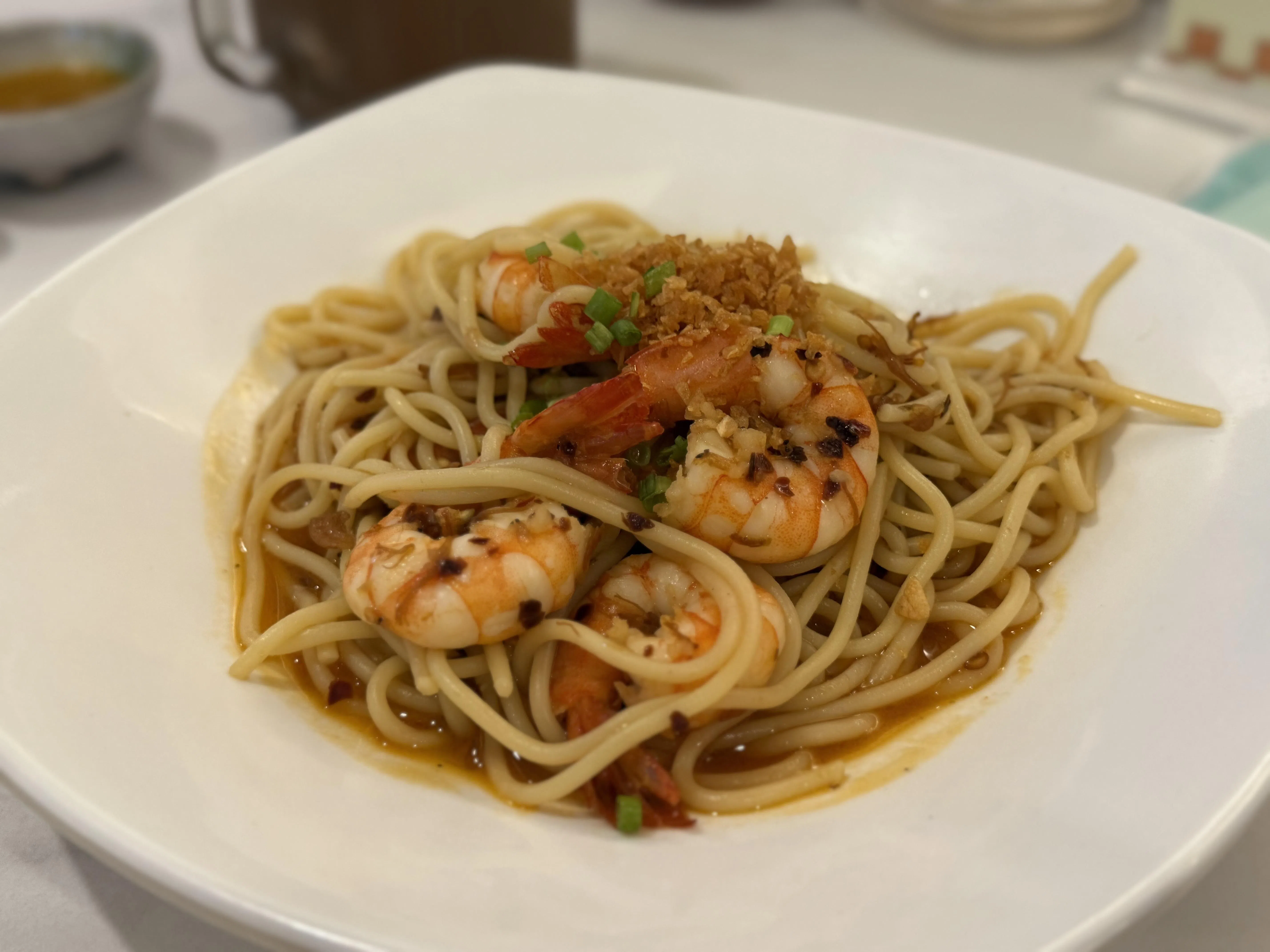 蒜香橄榄油虾意面，蒜香微辣，橄榄油清润，口味轻盈。（叶晓虹摄）