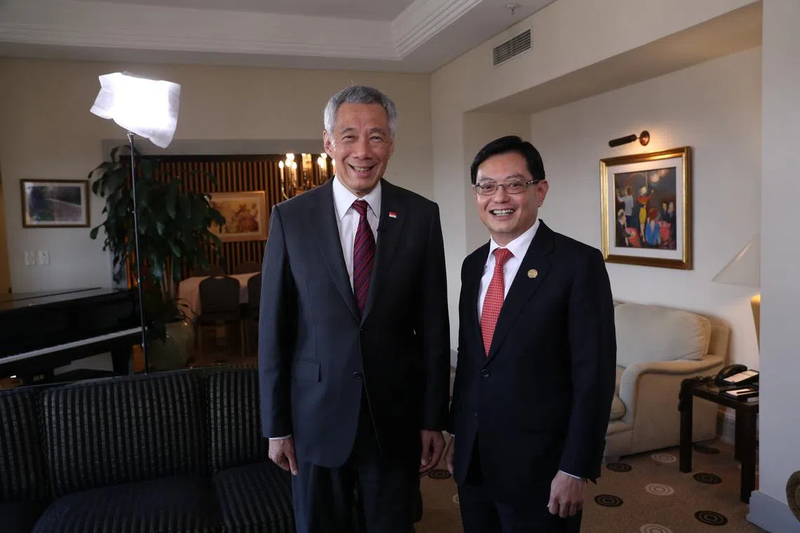 李资政感谢王瑞杰当年答应他的邀请从政，并形容他是一位尽责的部长，不仅精通政策，也有政治敏锐度。（取自李资政脸书）