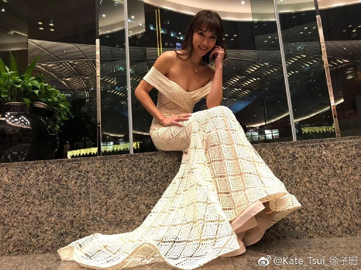 徐子珊离开TVB后神隐两年后再露面，仍然神采飞扬。（微博）