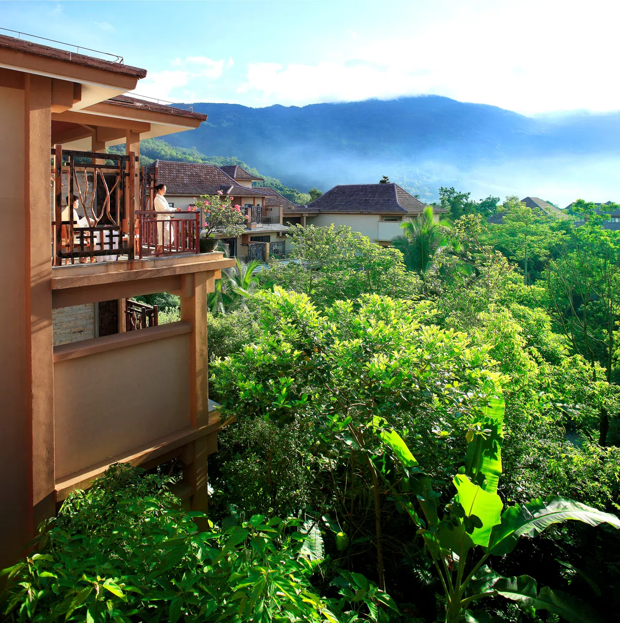 三亚不仅有碧水，还有翠绿的林区，入住七仙岭雨林仙境酒店，远离尘嚣。（图/三亚市旅游发展局提供）