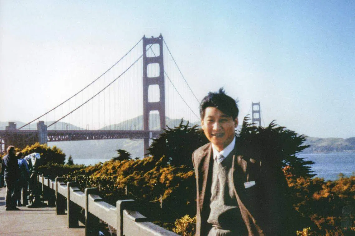 中国外交部发言人华春莹在X平台发文称，美国总统拜登拿着手机，向中国国家主席习近平展示了习近平38年前到访旧金山的照片。（华春莹X平台截图）