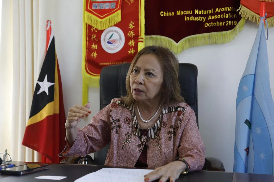 东帝汶中华总商会会长张芳霞说，早期华人到东帝汶经商，为了确保华商的利益受保护，于1911年设立中华总商会。（特约摄影Antonio Daciparu摄）