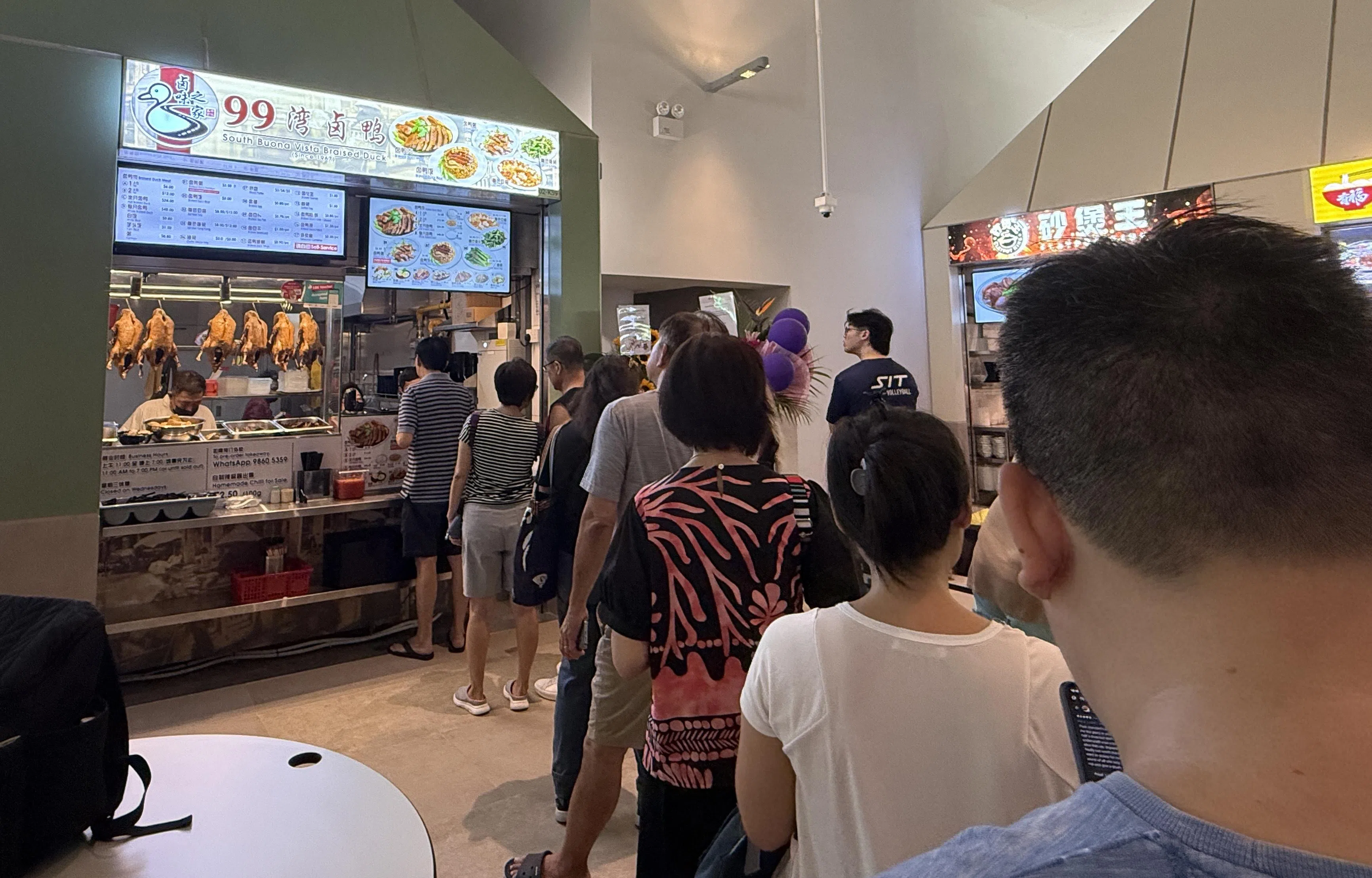 99湾卤鸭重出江湖，带着熟悉的卤鸭香气进驻榜鹅海岸小贩中心。（档案照）