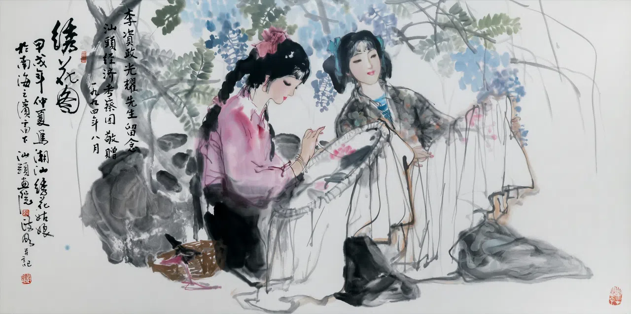 陈政明《绣花图》（1994）赠予李光耀，后由李显龙转赠华文媒体集团。（新报业媒体华文媒体集团藏画，龙国雄摄）