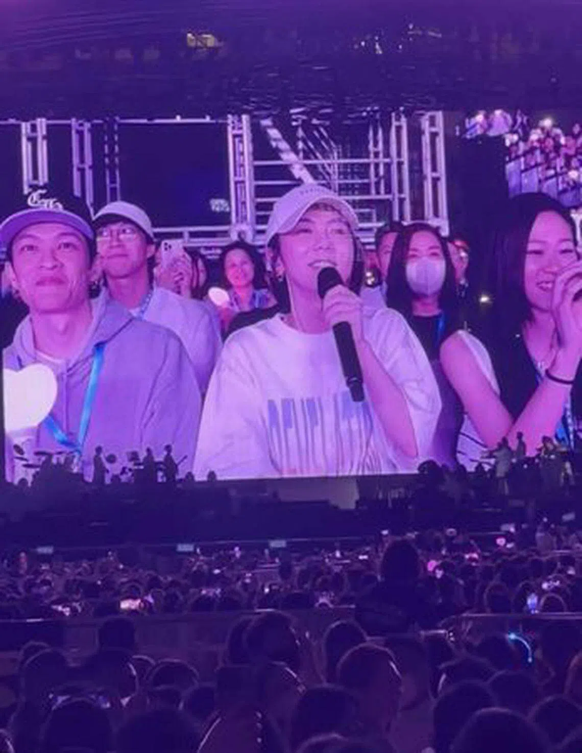邓紫棋在周杰伦演唱会上被点名。（互联网）
