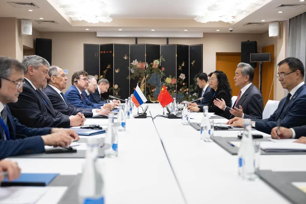 中俄外长会晤 王毅：加强战略协作不许日本重新武装