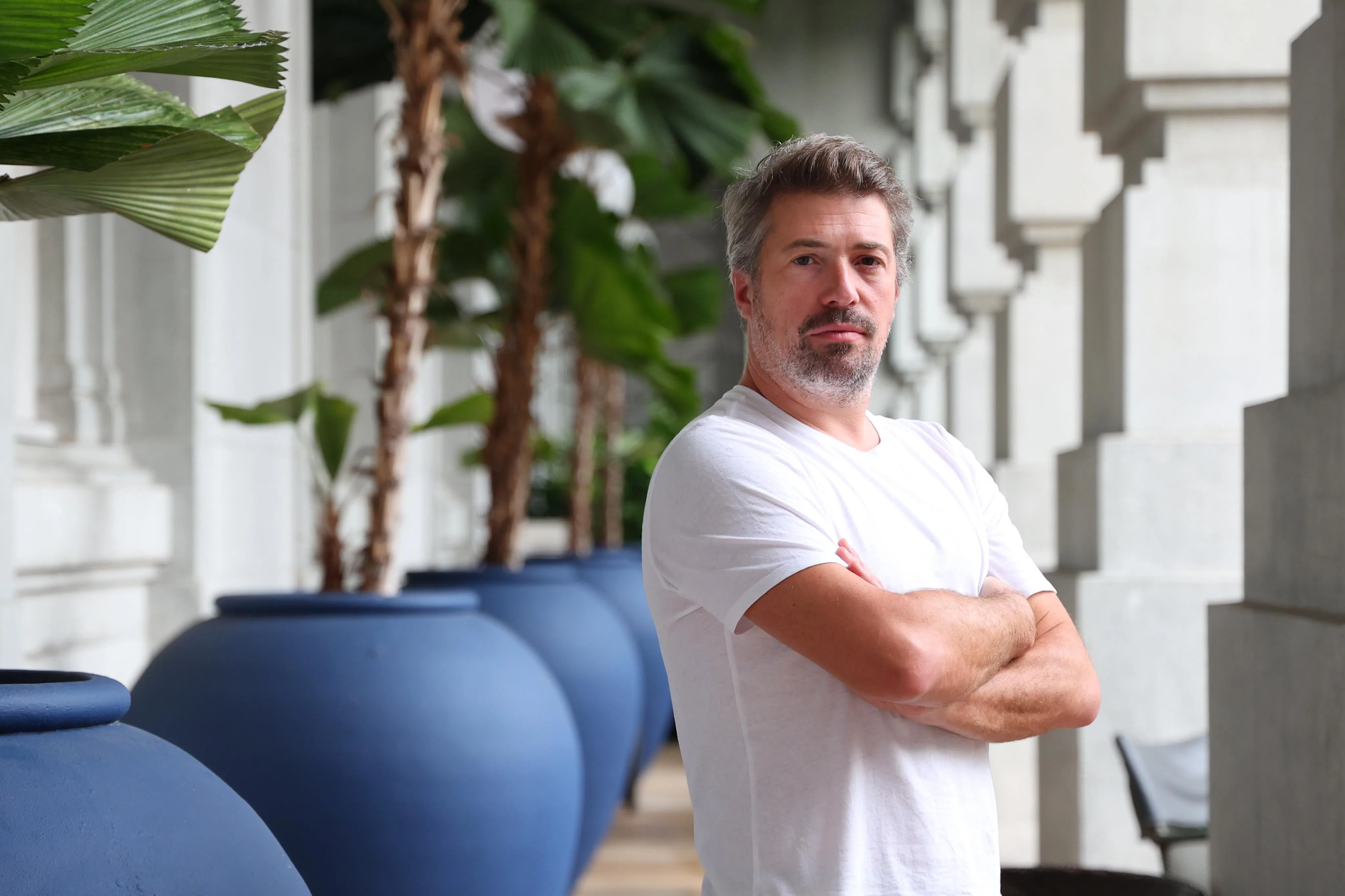 托马卡耶认为人和动物没两样。（林明顺摄）