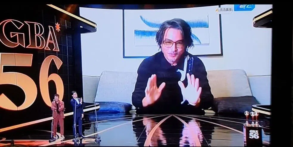 李铭顺夺下第56届金钟奖的迷你剧集视帝奖，当年因疫情无法到场，他透过视讯讲得奖感言。（互联网）