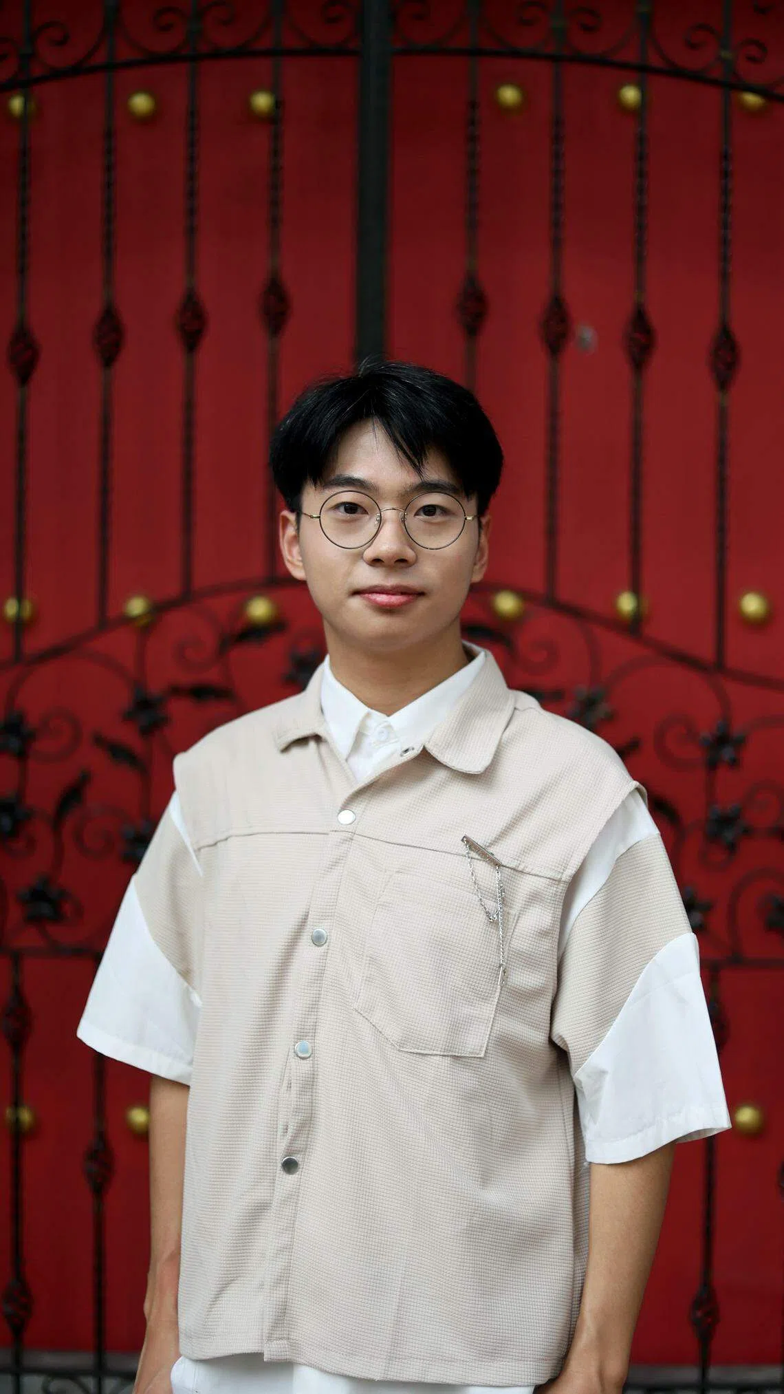 郭一：新加坡的建筑风格多种多样，可以看到很多有实验性的建筑分布，在同一个街区容纳不同的建筑风格，这给我带来一种包容性的感觉，让我的心情变得开阔一点。（龙国雄摄）