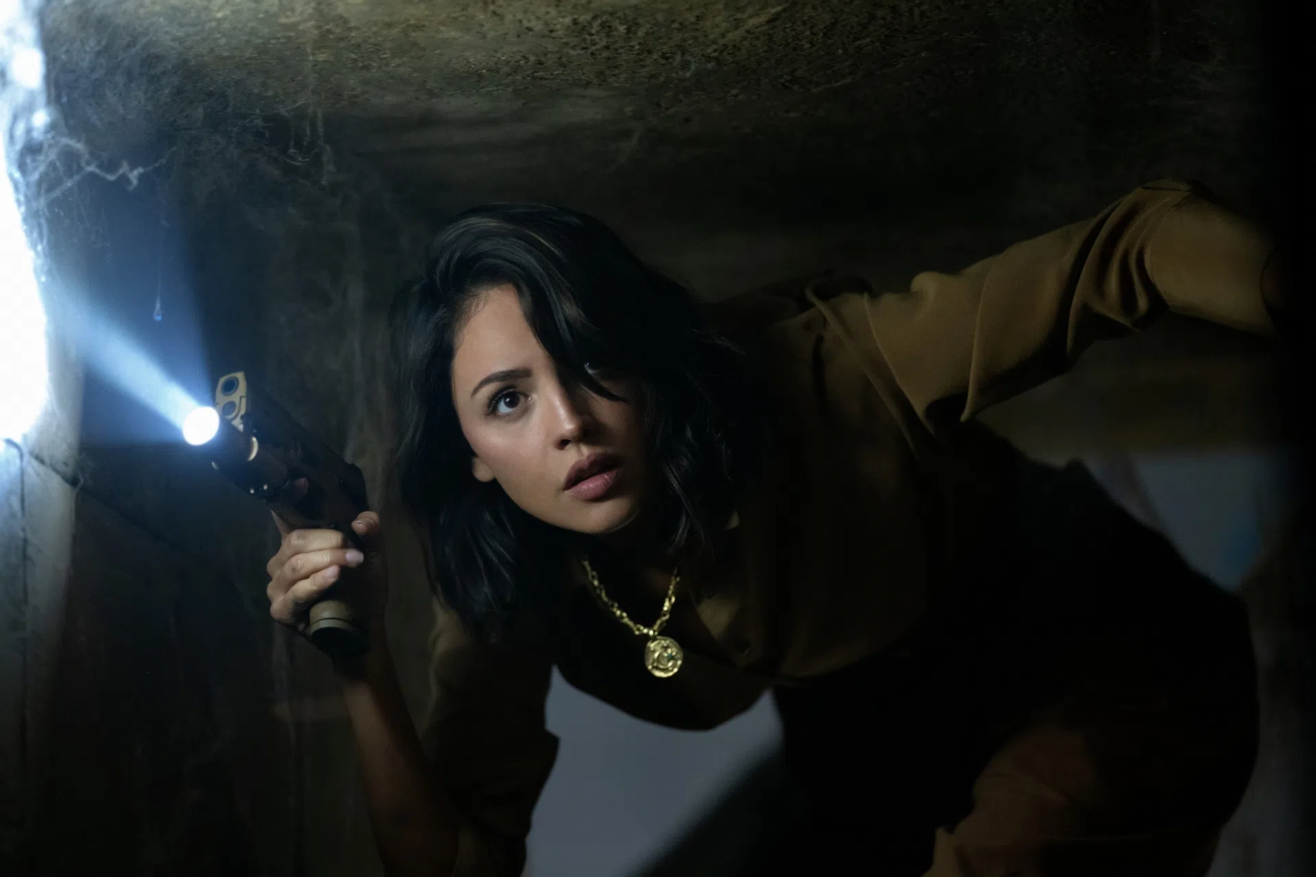Eiza González为了演好打女角色，接受很长时间的武打动作训练。（Apple TV+ 提供）