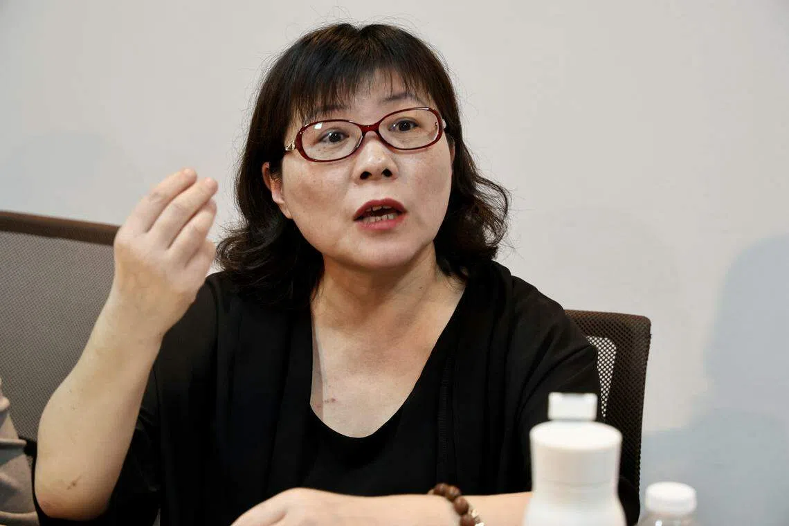 中国上海市作家协会副主席薛舒指出，投稿文学杂志，作者国籍不是障碍。（特约陈来福摄）