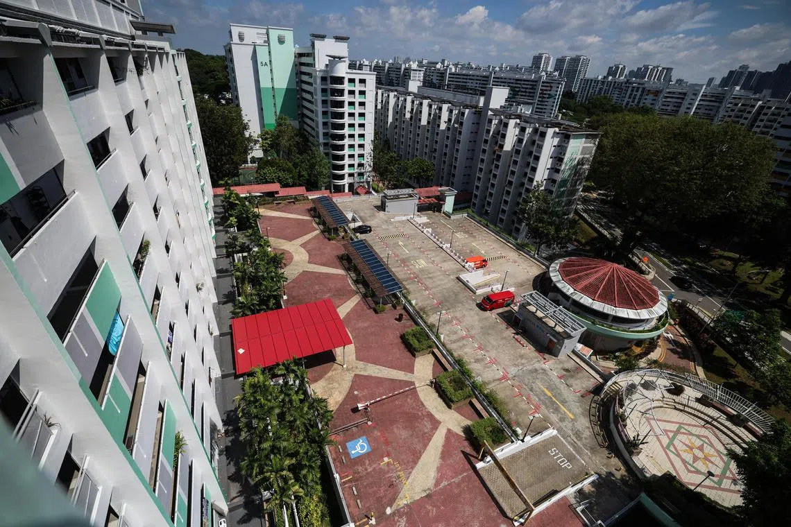 位于马西岭道第2座组屋停车场顶层的城市农场将于今年底启用，由社区自主管理。居民将采用水培法种植农产品，预计年产量可达400公斤。（关俊威摄）