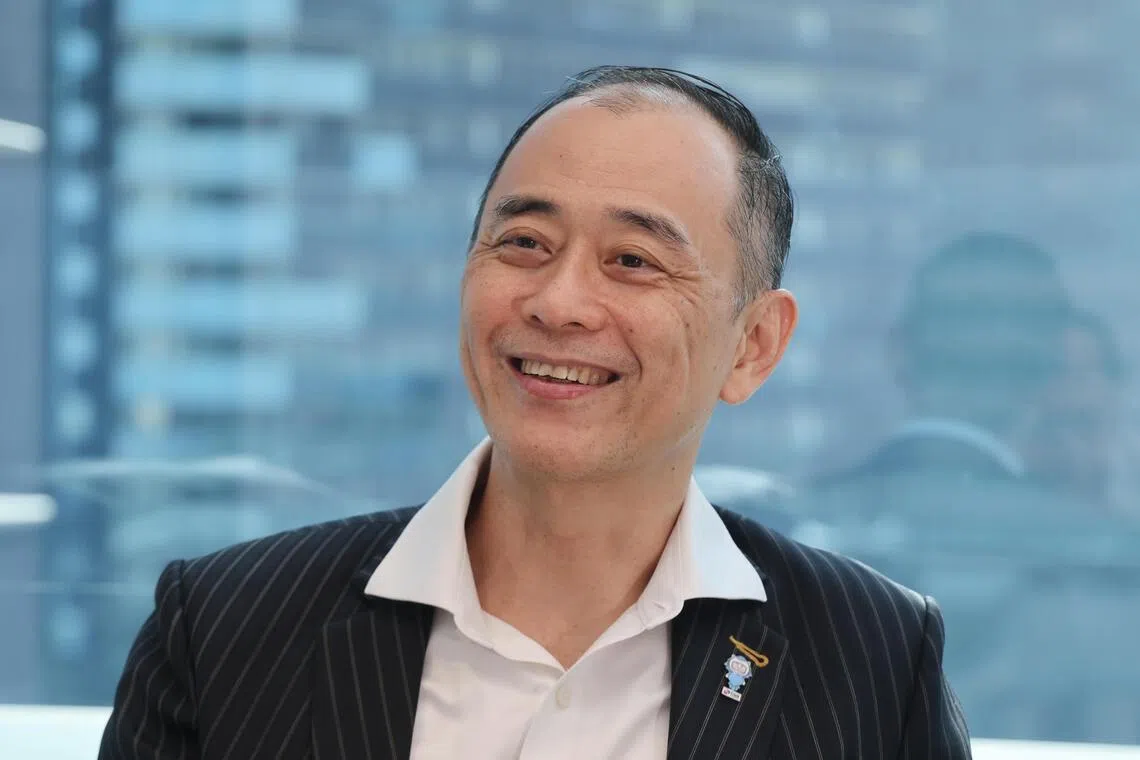 王辉耀指出，公司积极管理调整基金的投资组合，并且投资组合中可有多达20%为新交所主板的非Next 50指数股，以便争取比Next 50指数更好的表现。（唐家鸿摄）