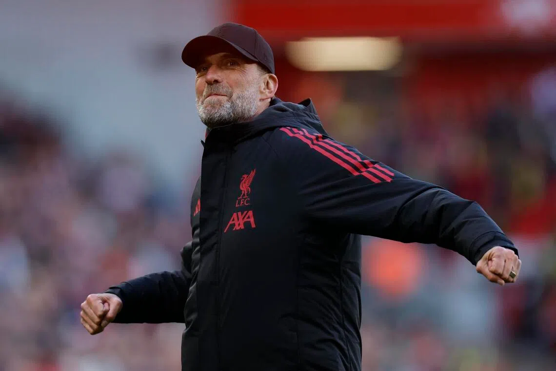 克洛普曾执教利物浦和多特蒙德，如今重回安菲尔德球场，受到热烈欢迎。（路透社）