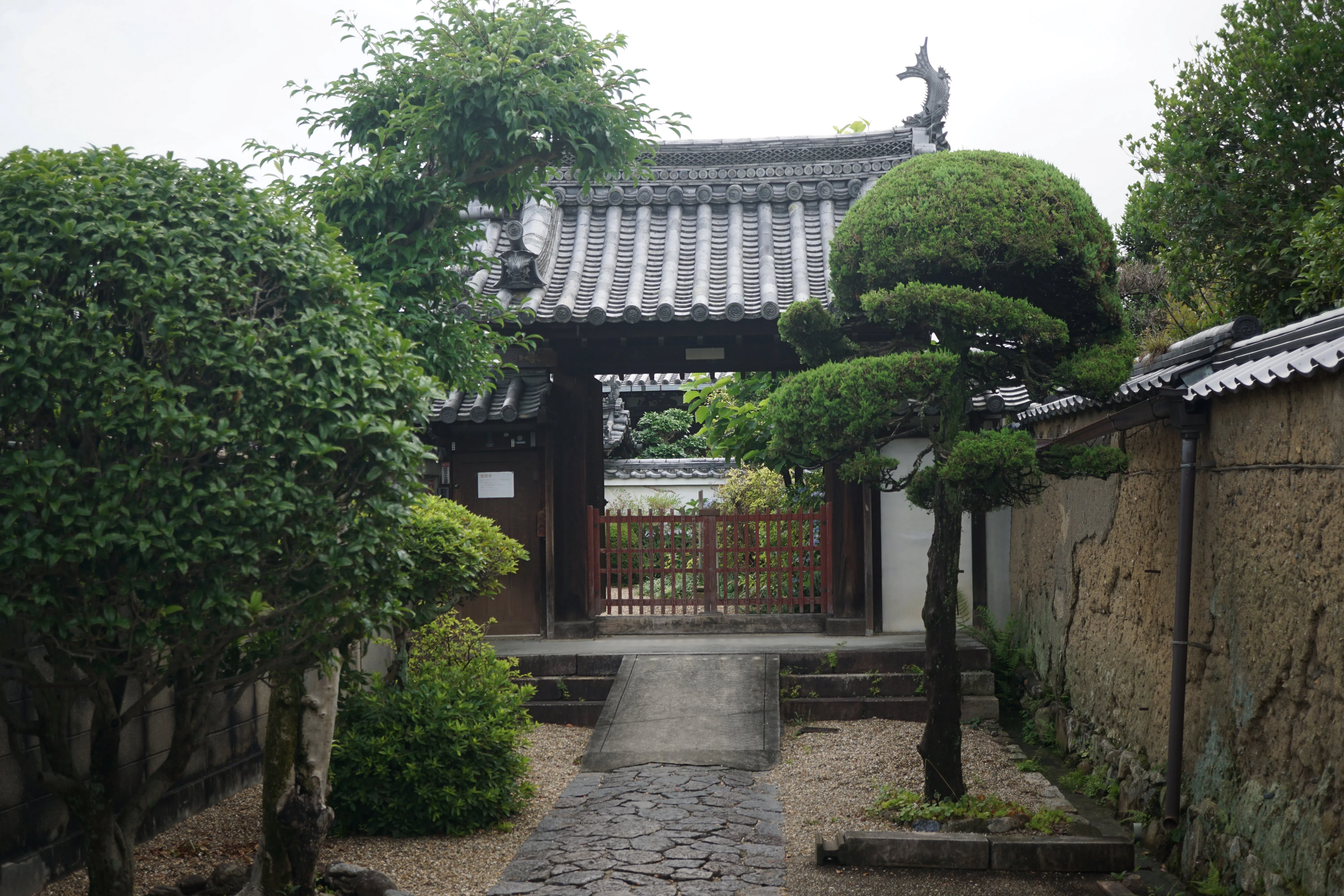 Renjoji Temple, tucked away in the neighbourhood’s lanes.（Photo: Ye Huanling）