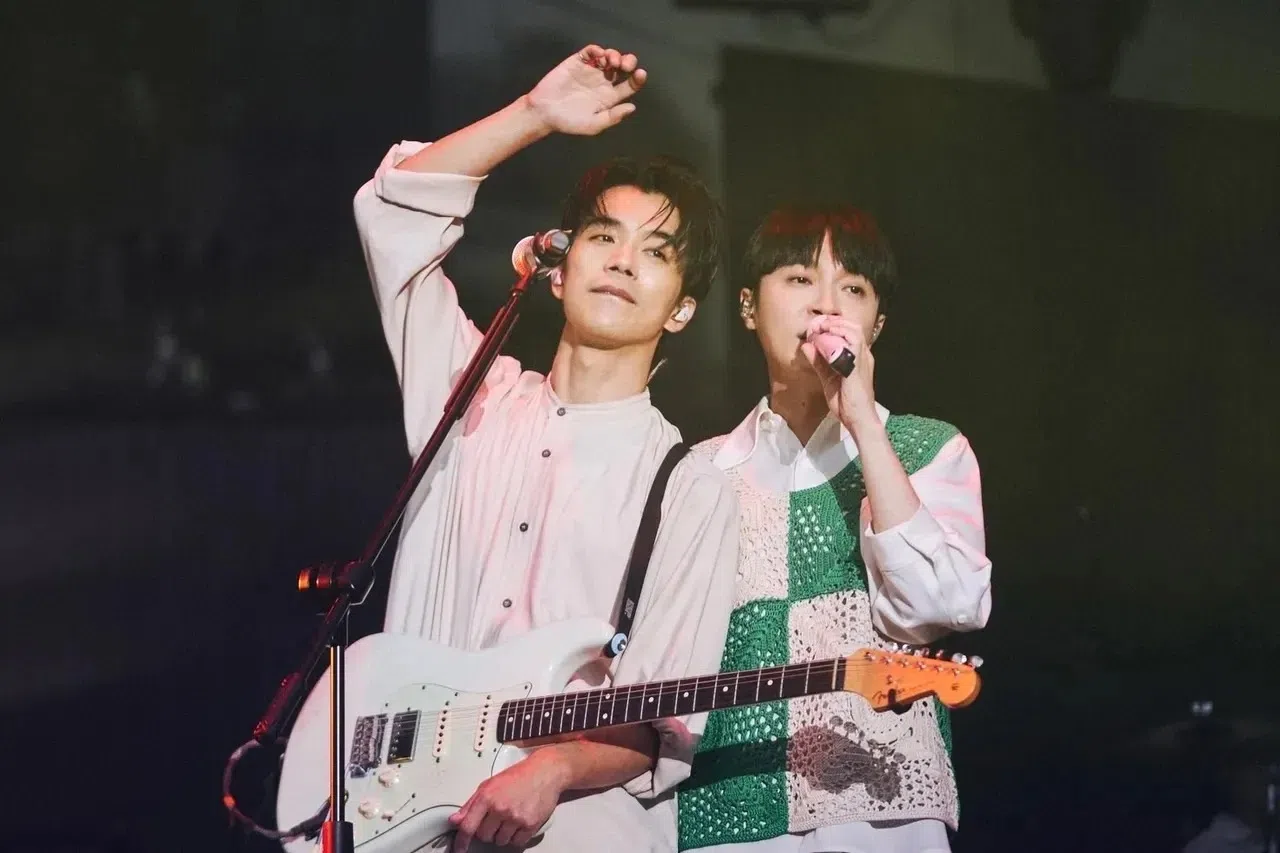 刘家凯（左）形容和吴青峰就像家人，有误解就把话说开。（互联网）