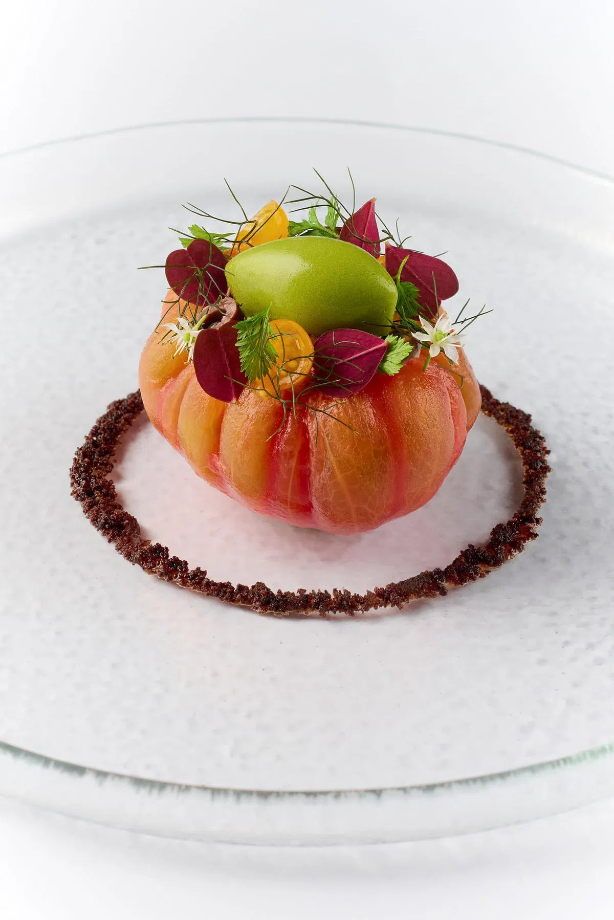 Jaan by Kirk Westaway这道番茄菜肴，是厨师对英式风味的诠释。