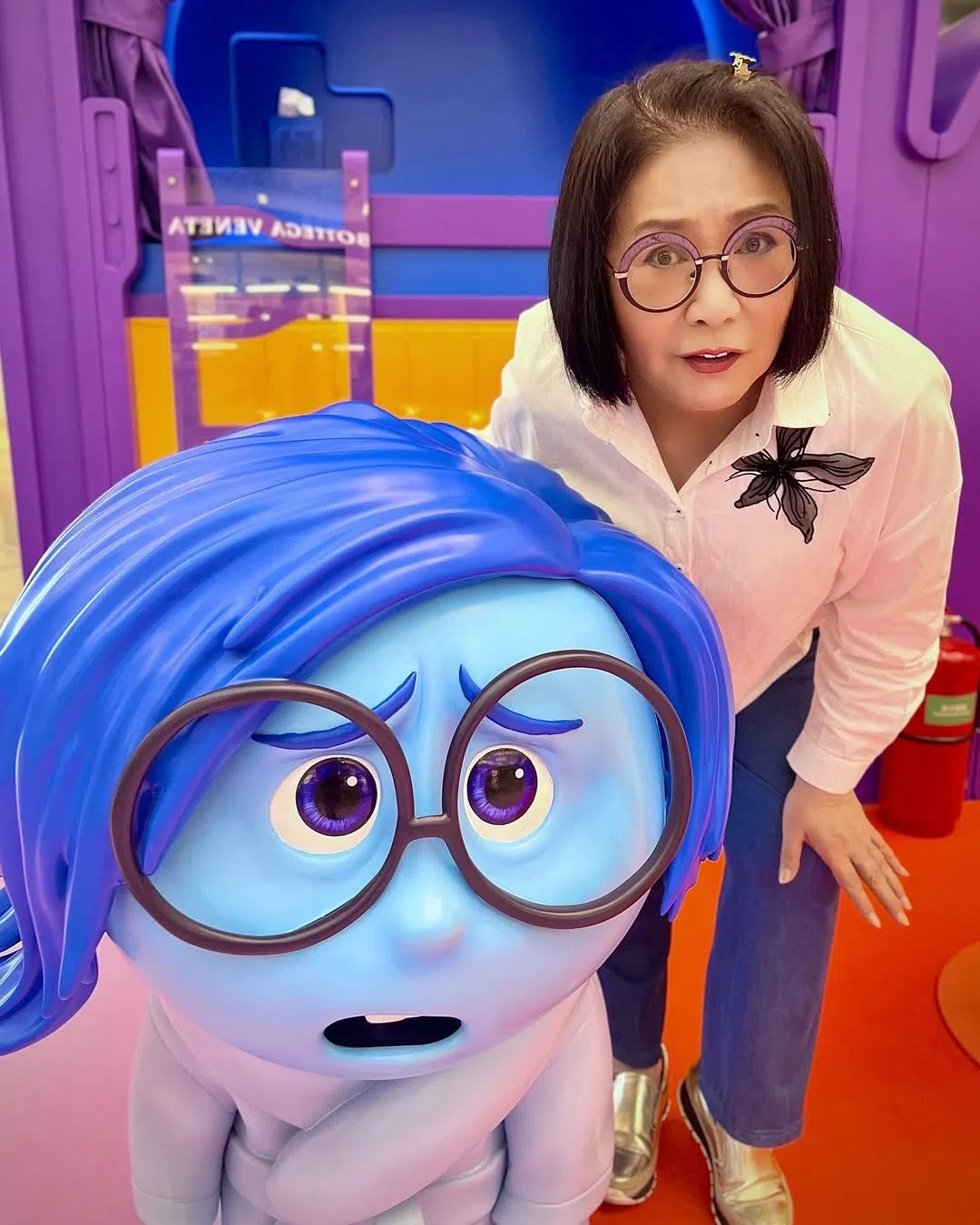 李司棋是不是很像《脑筋急转弯2 》（Inside Out）的角色“忧忧”？（取自李司棋脸书）