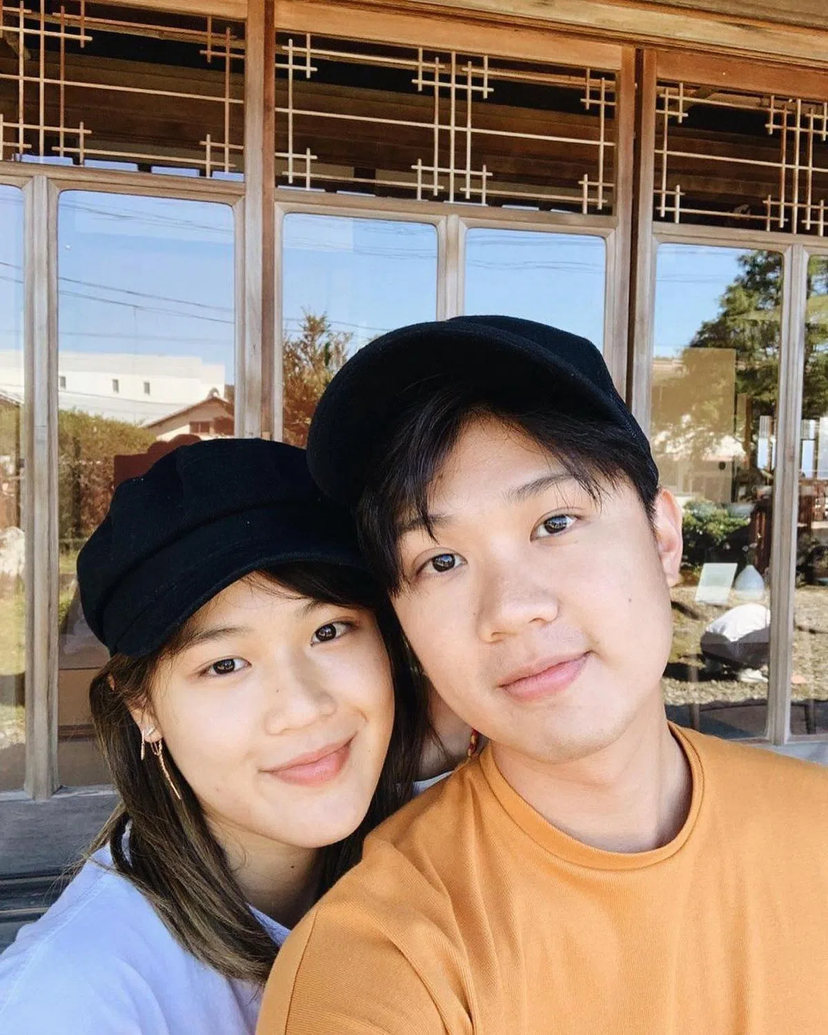 陈一心（左）和哥哥陈熙小时候曾抗拒说华语。（取自IG）