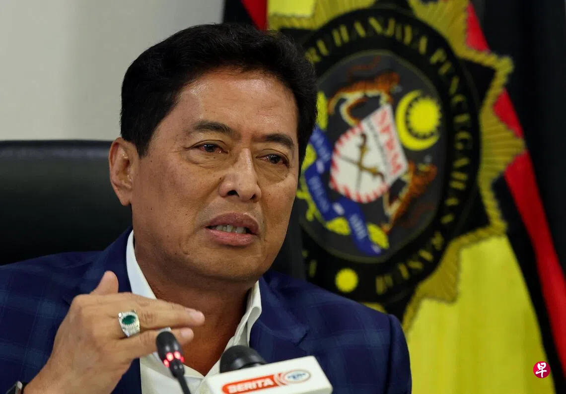 涉收贿158万元与跑车反贪会调查前部长| 联合早报