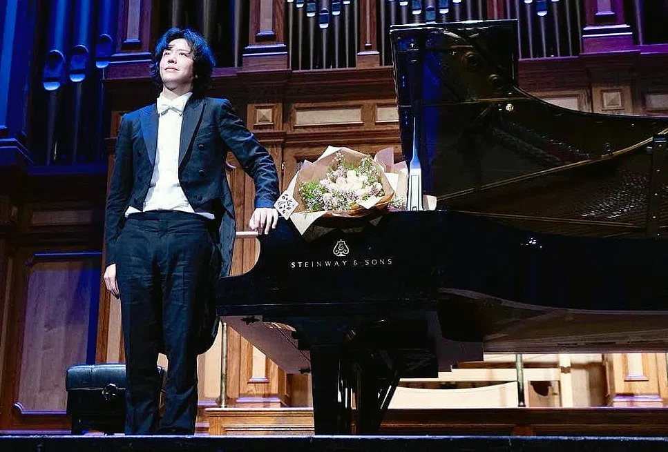 李云迪10月30日在脸书上传几张在澳大利亚举办演奏会的现场照片。（取自艺人脸书）