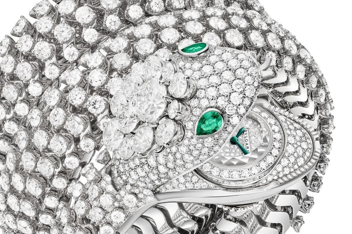 宝格丽Serpenti Pallini神秘腕表的灵蛇鳞片，由无数细小金质珠粒或明亮式切割钻石组成。（宝格丽提供）