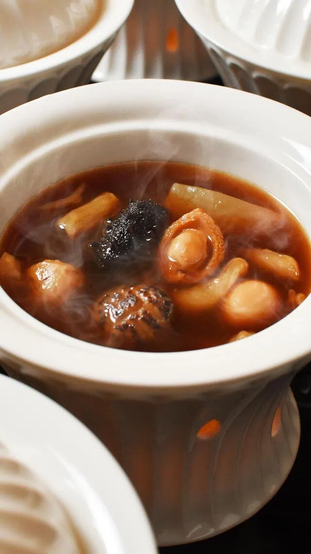 福建佛跳墙的味道浓郁醇厚。（餐馆提供）