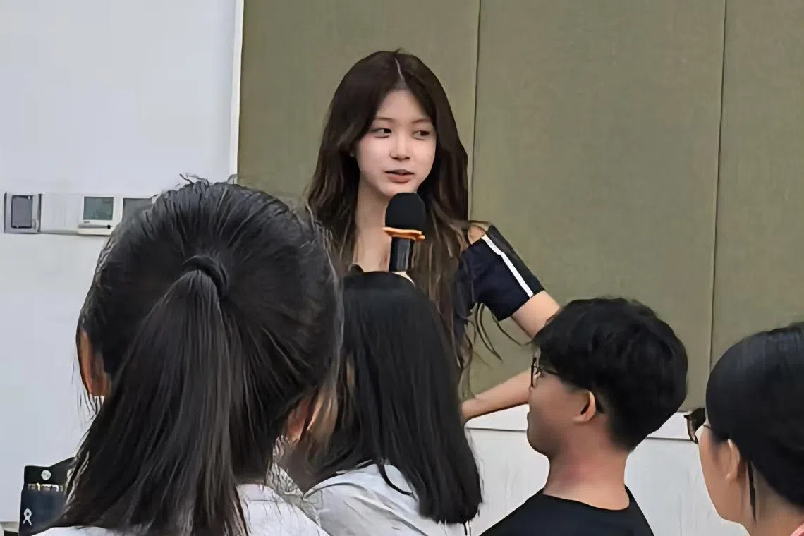 尽管新加坡的教育体系赋予林颂奇一定的双语基础，但是面对全中文的授课和考核还是吃力。（受访者提供）