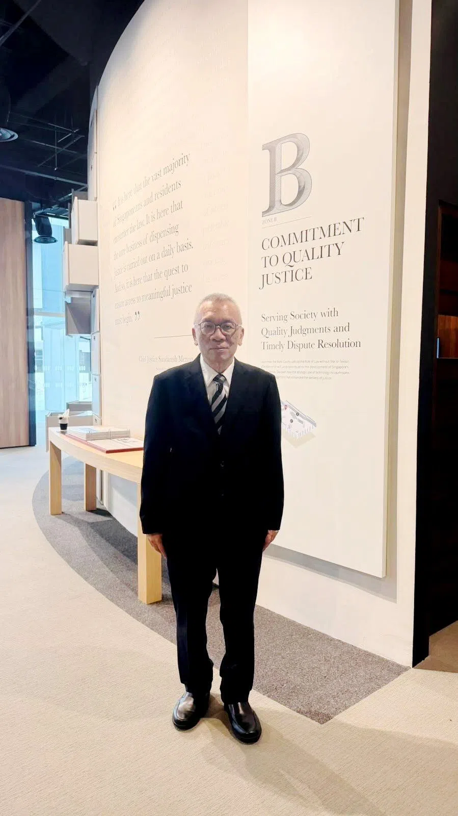 顾南国最难忘的一次调解，是通过实时短信聊天平台（eMediation）处理培训合同纠纷。（新加坡法院提供）