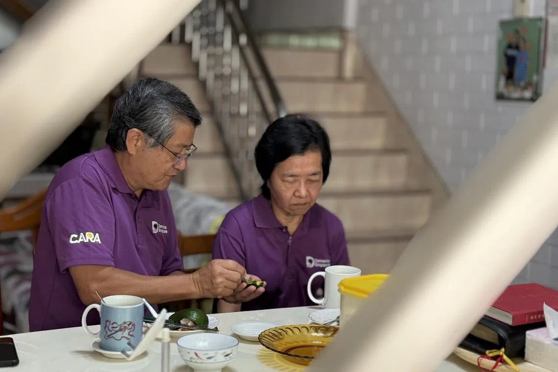 罗文有说，妻子为家庭付出很多，他有责任全力照顾她，守护她的余生。（萧康达摄）