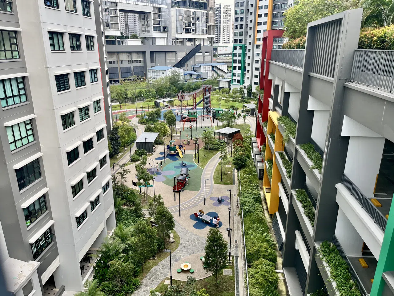 从天台花园俯瞰，会不会留意到一楼不容易发现的细节？（陈映蓁摄）