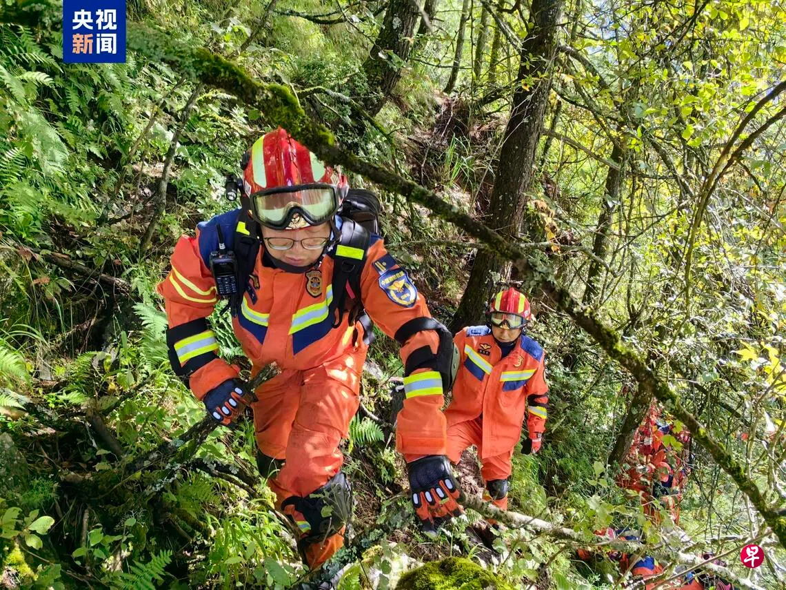 中国搜救队已抵达西藏泥石流核心受灾区