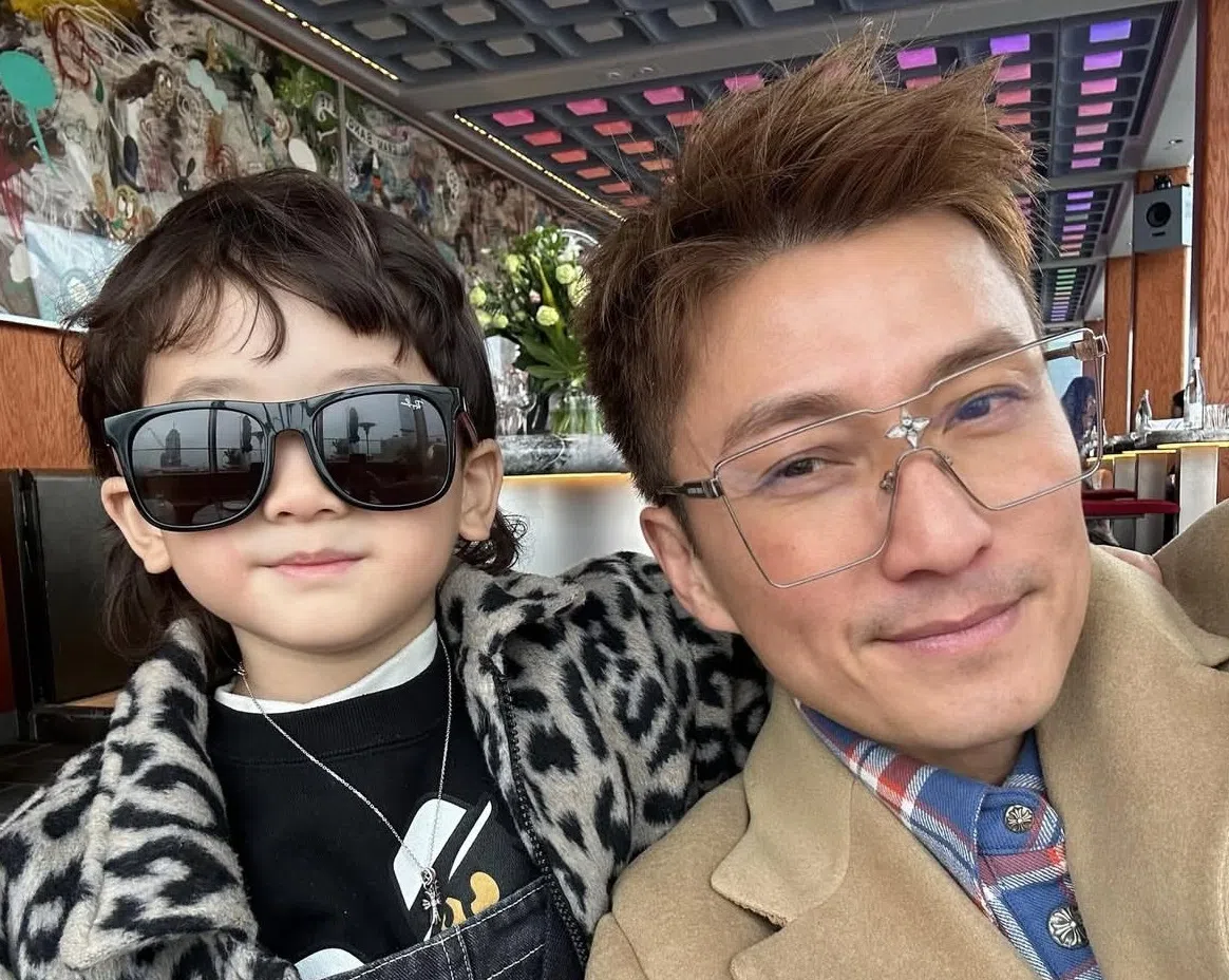 如果能像剧中收到一个预言性提示，陈山聪（右）希望能收到有关儿子Jaco（左）的“提示”。（取自艺人IG）