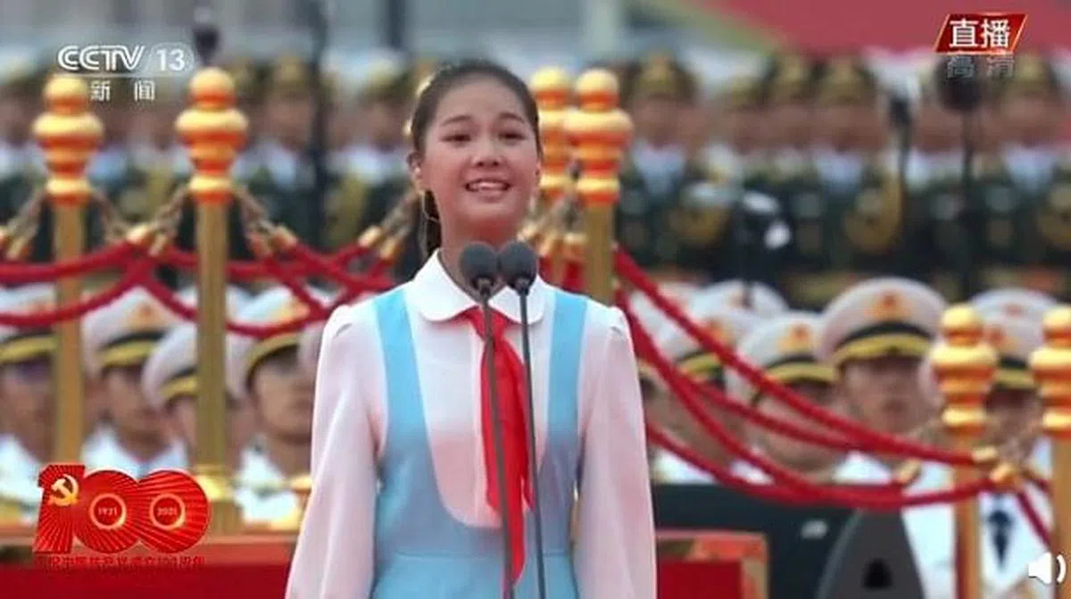 北京市海淀区中关村第三小学的六年级学生彭友馨是四名朗诵者之一。（视频截取）