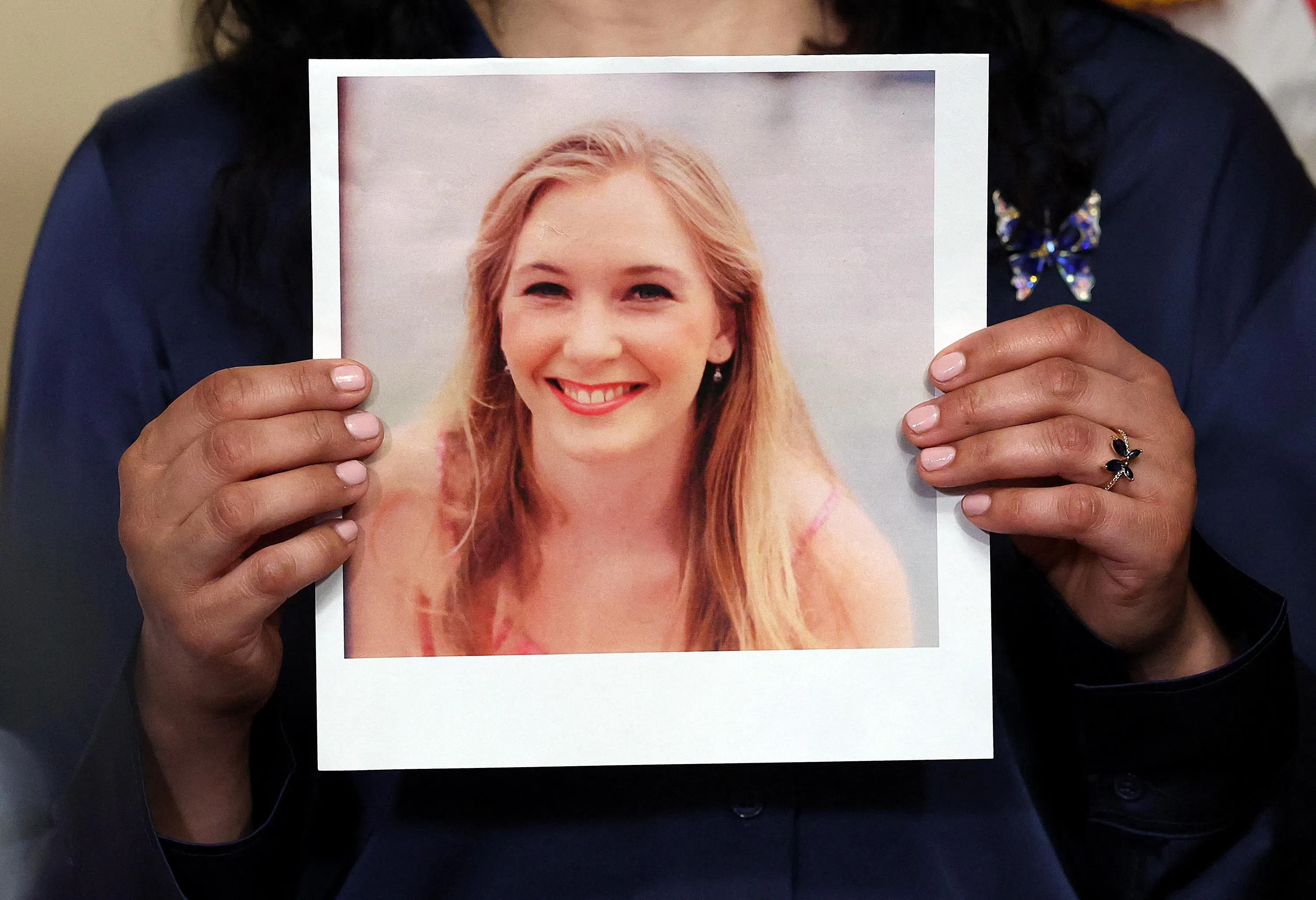 弗吉尼亚·朱弗雷是爱泼斯坦性交易网络中最知名、也是最早公开发声的受害者之一。2025年4月，她被发现在澳大利亚的住所自杀身亡，终年41岁。（法新社）