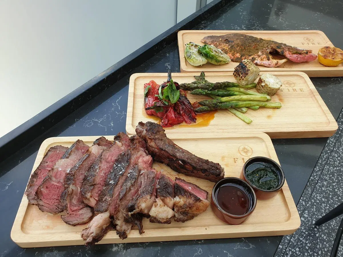 阿根廷人爱吃肉，比较少吃海鲜。 