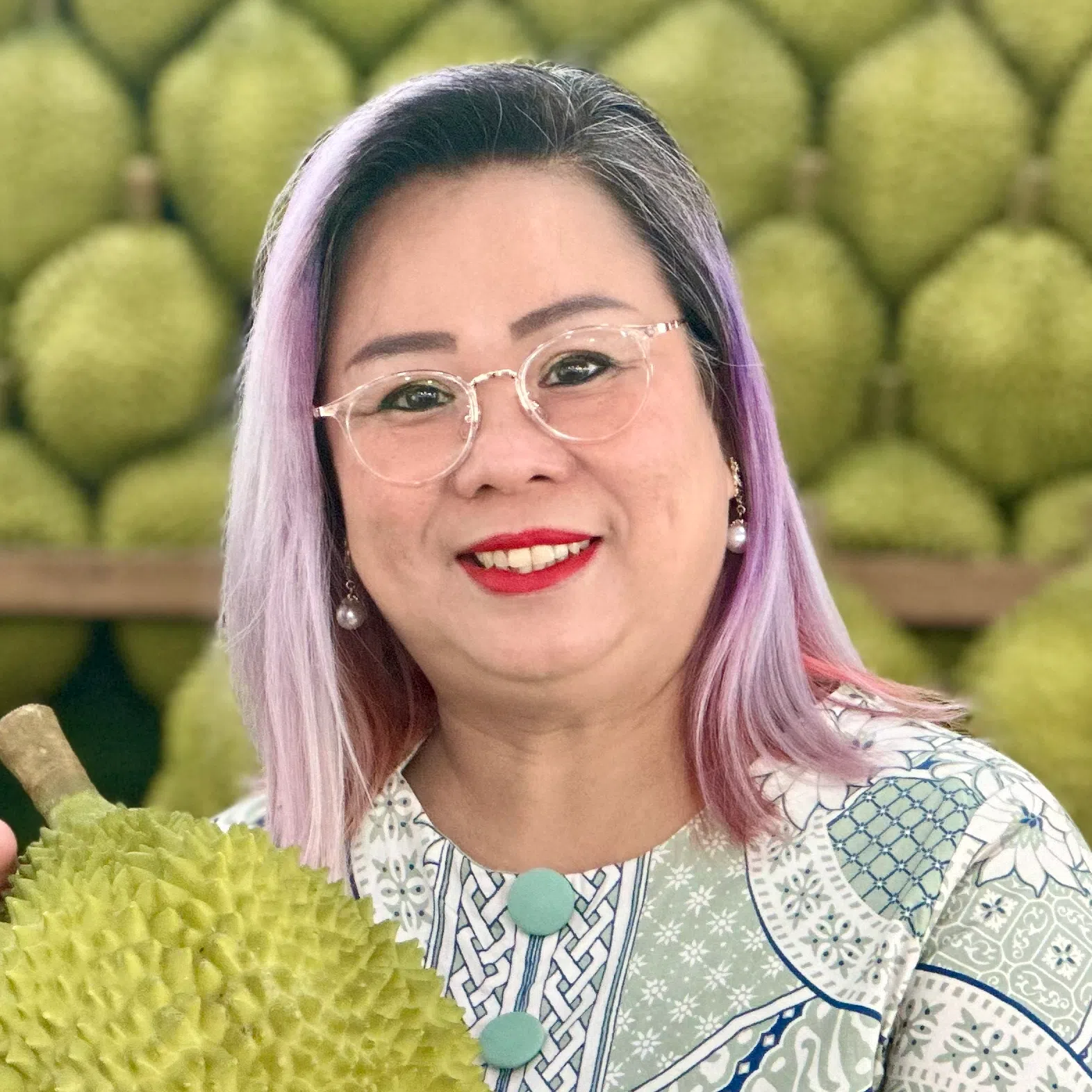 苏美凤在2020年创办新加坡利陞号鲜果贸易公司。（贺玉荣摄）