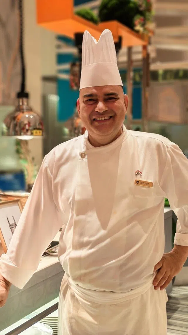 印度厨师Kumar Virender从印度各地带回香料和食材，以多种方式烹调香饭。（陈爱薇摄）