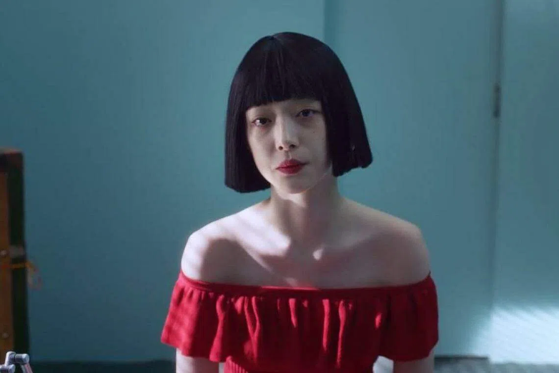 时隔四年，观众终于有机会欣赏雪莉的遗作《圣洁岛》。（Netflix提供）