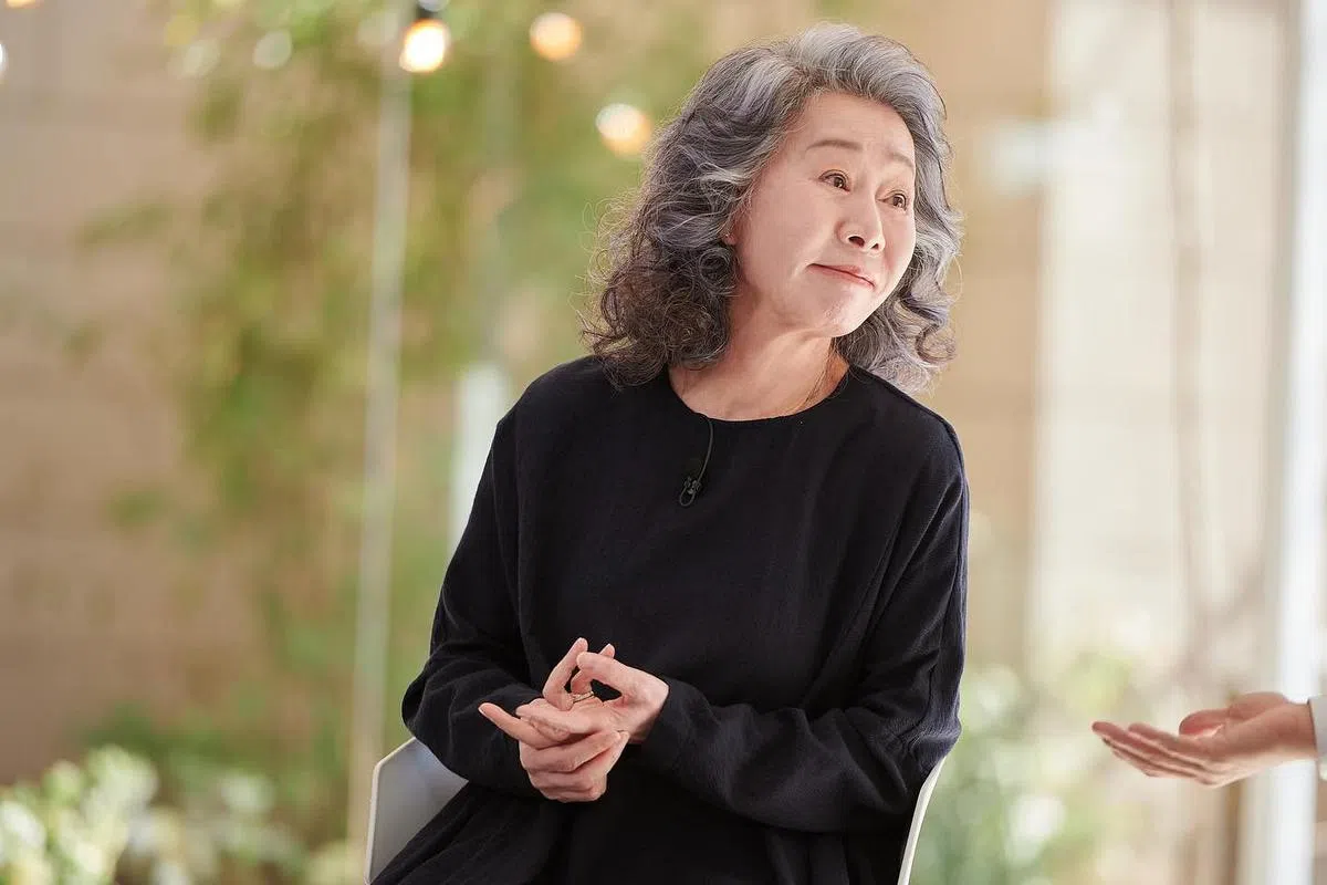 尹汝贞为宣传《柏青哥》而上节目《刘QUIZ ON THE BLOCK》。（图/互联网）