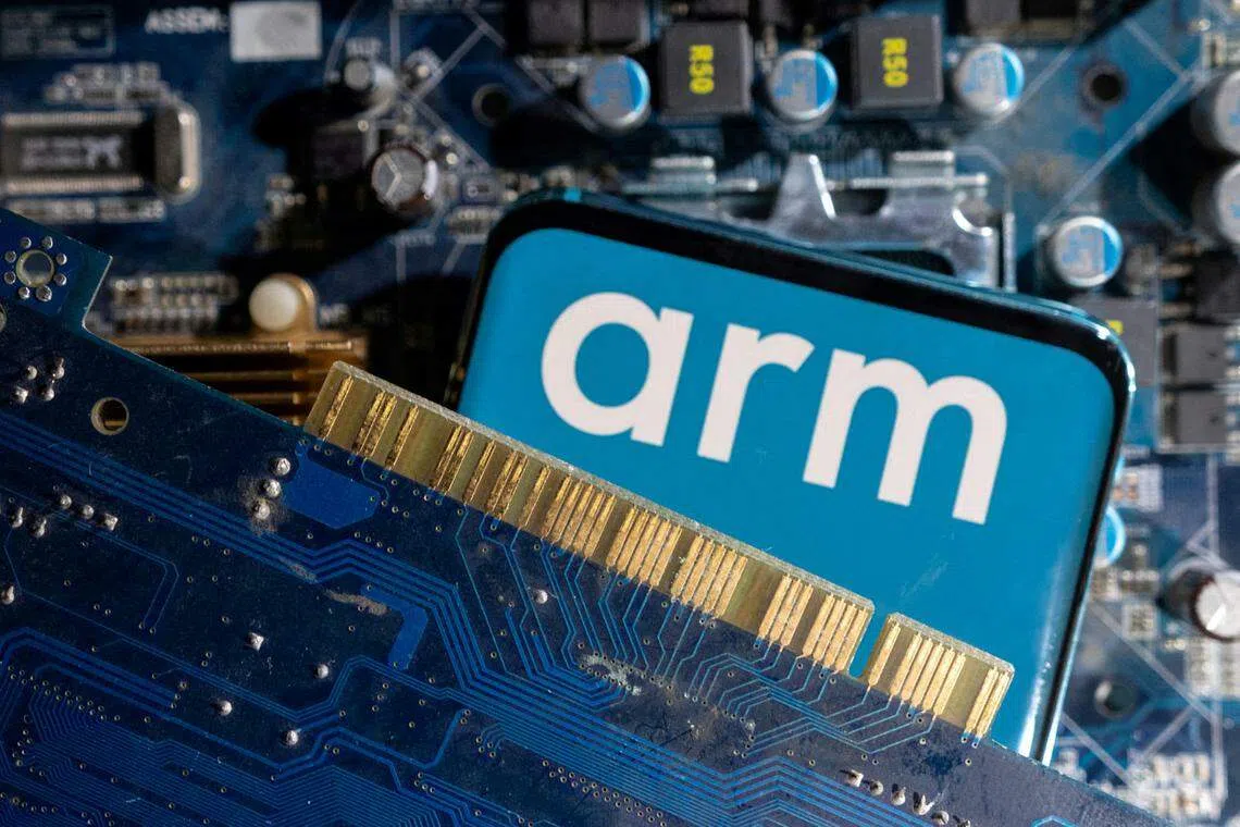目前在市场流通的Arm Holdings股票大概是稍微超过10亿股。但是其中的约9500万股是属于软银持有的股票和内部人士持有的股票。在公开发售股票的条例下，这笔股票在今年3月12日之前是不能出售的。（路透社）