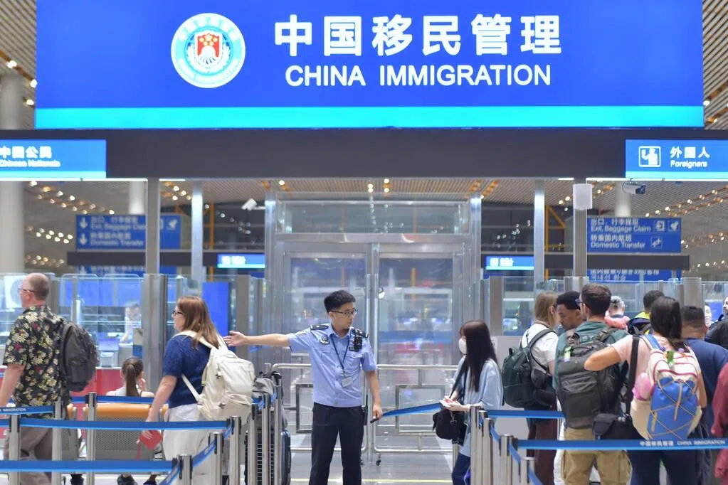 中国官方：“出境将全面收紧 闭关锁国担忧”是误读新规